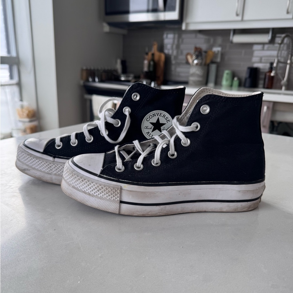 Converse Women’s Chuck Taylor All Star Black High-Top Sneakers - Size 7